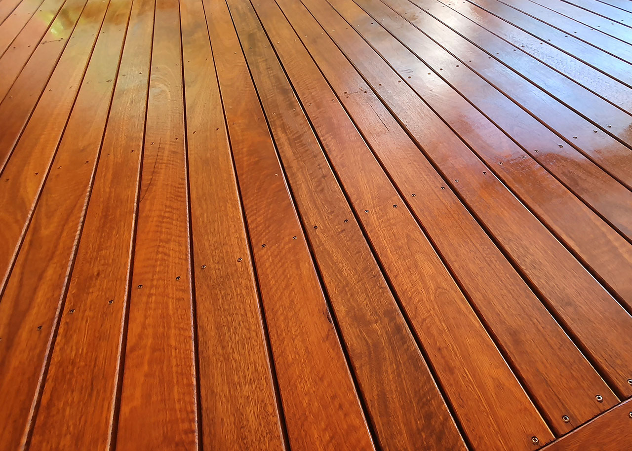 Professional Deck Staining in West Michigan Professional Deck Staining in West Michigan